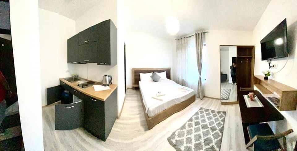 Ipsilanti House Aparthotel Iasi Ngoại thất bức ảnh
